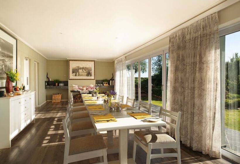 هتل Mantis Founders Lodge