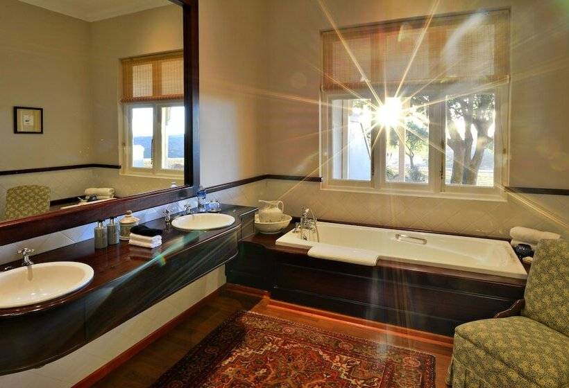 هتل Mantis Founders Lodge