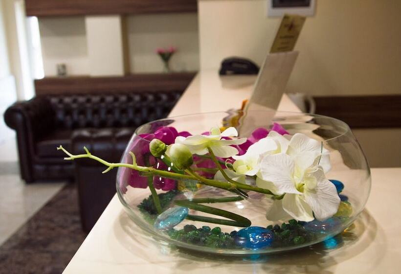 فندق Marton Osharskaya