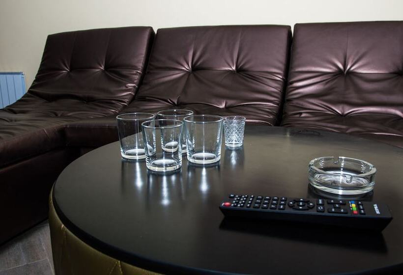 فندق Marton Osharskaya