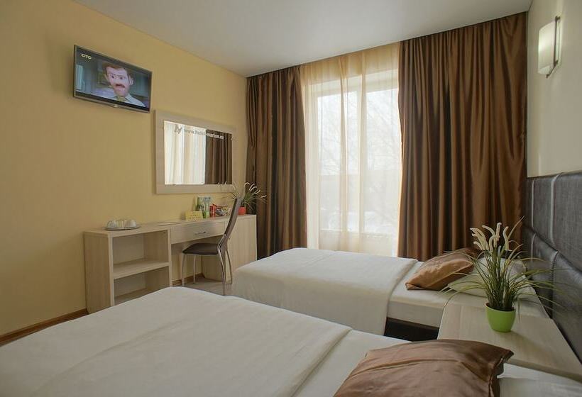 فندق Marton Osharskaya