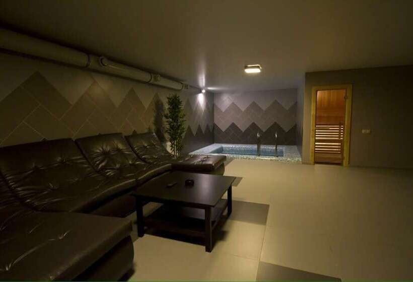 فندق Marton Osharskaya