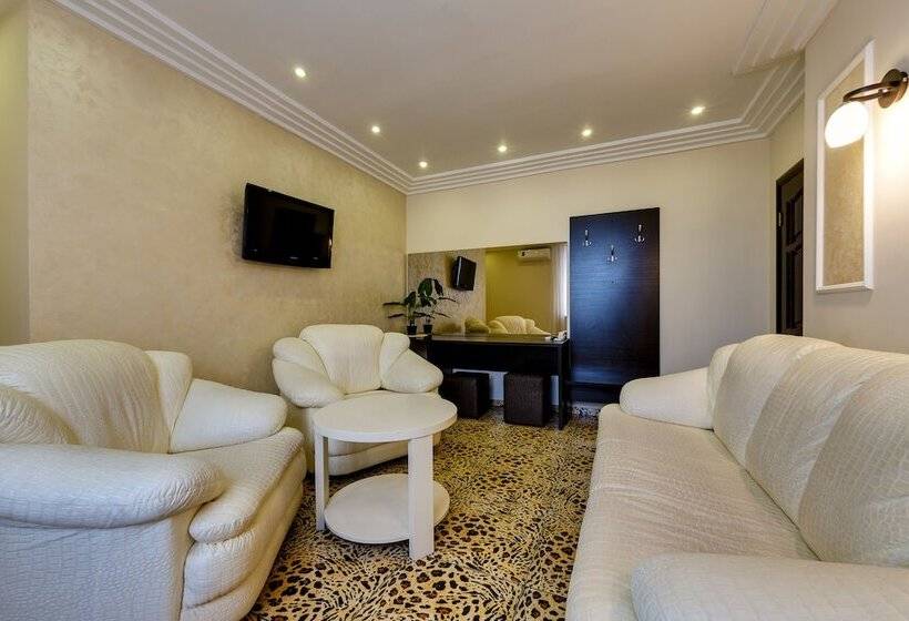 호텔 Marton Turgeneva