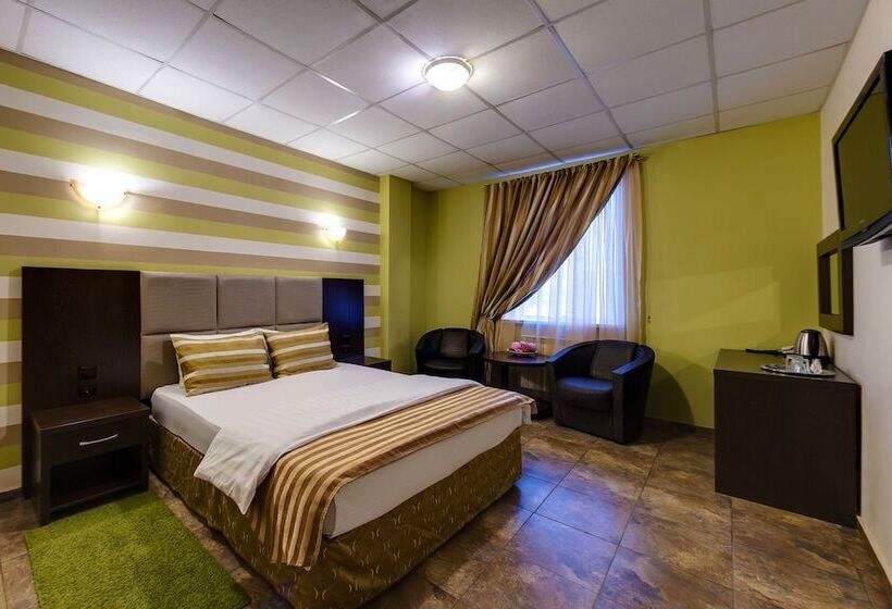 호텔 Marton Turgeneva