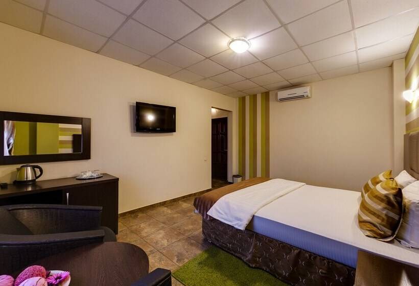 호텔 Marton Turgeneva