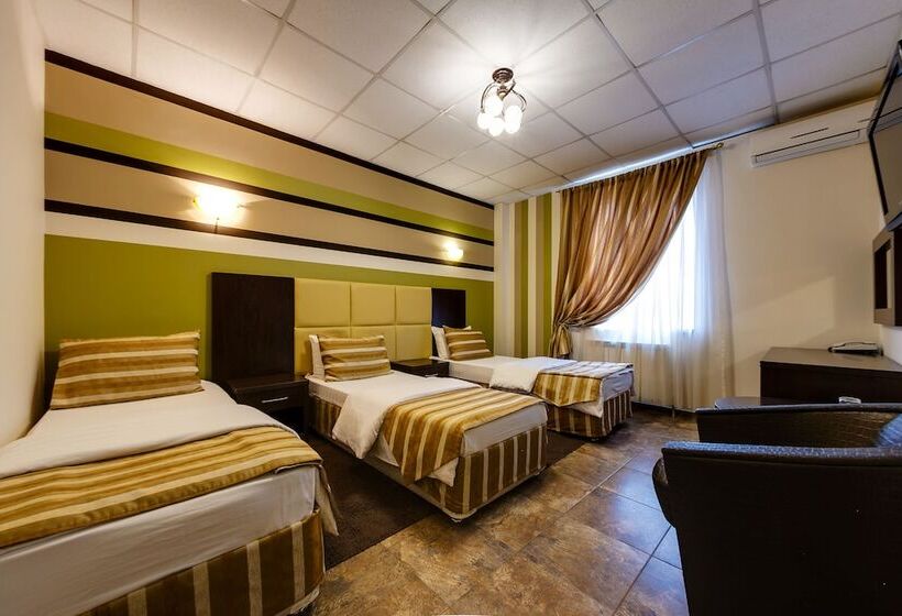 호텔 Marton Turgeneva