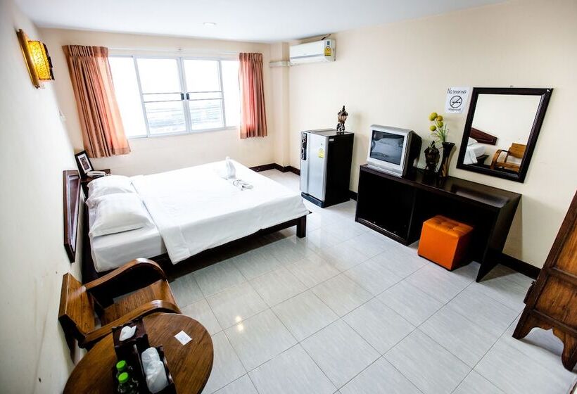 בית מלון כפרי May I Inn