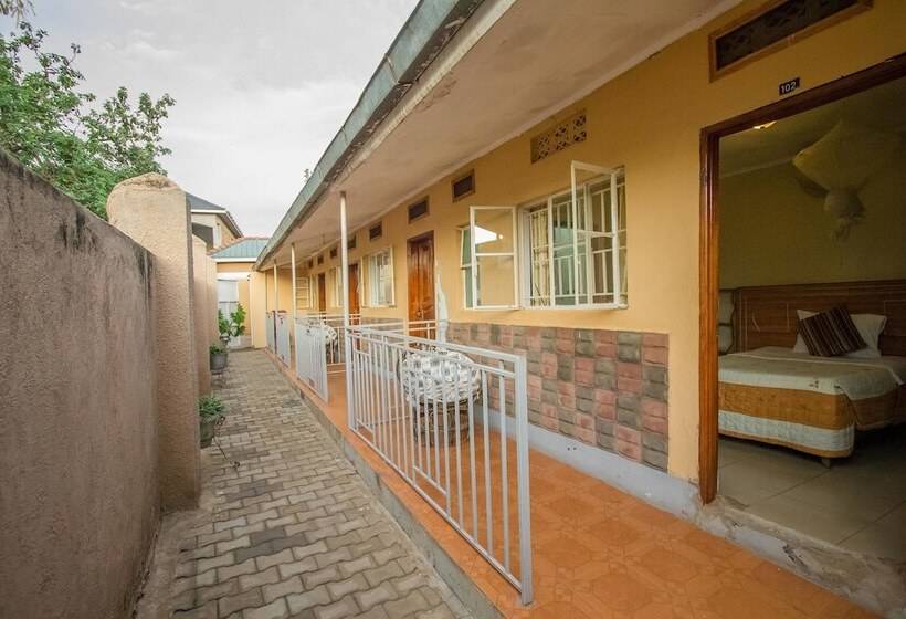 هتل Mukono Resort