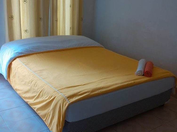 호텔 Natcha Guest House