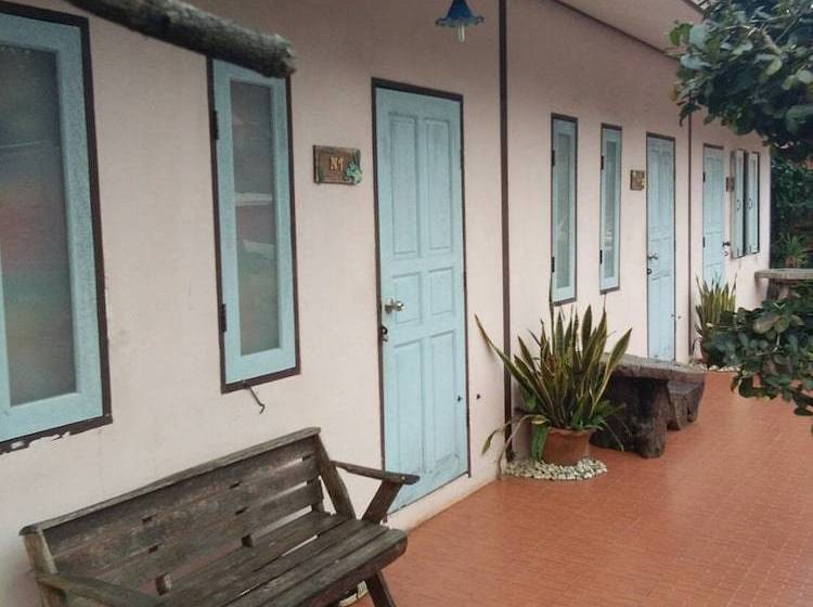 호텔 Natcha Guest House