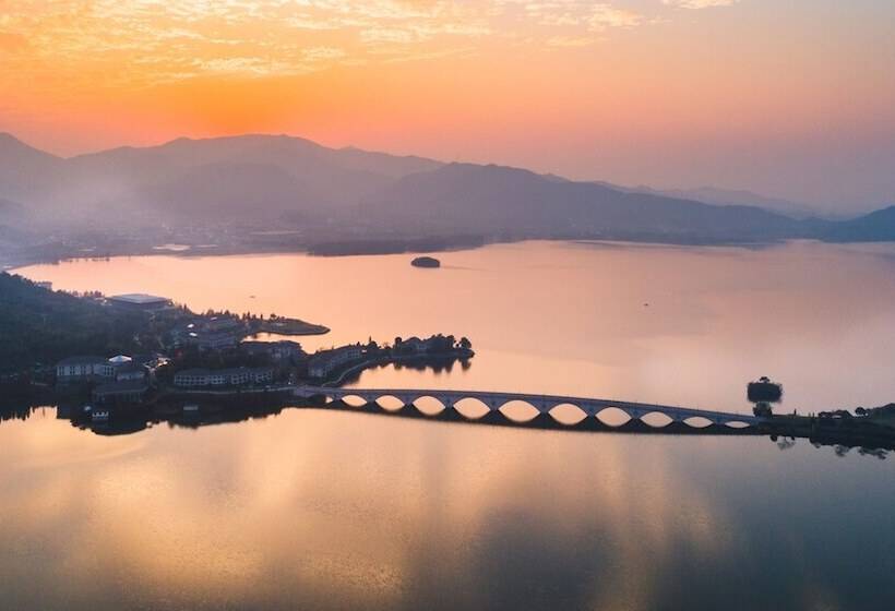 Hotel New Century Resort Yuyao Siming Lake