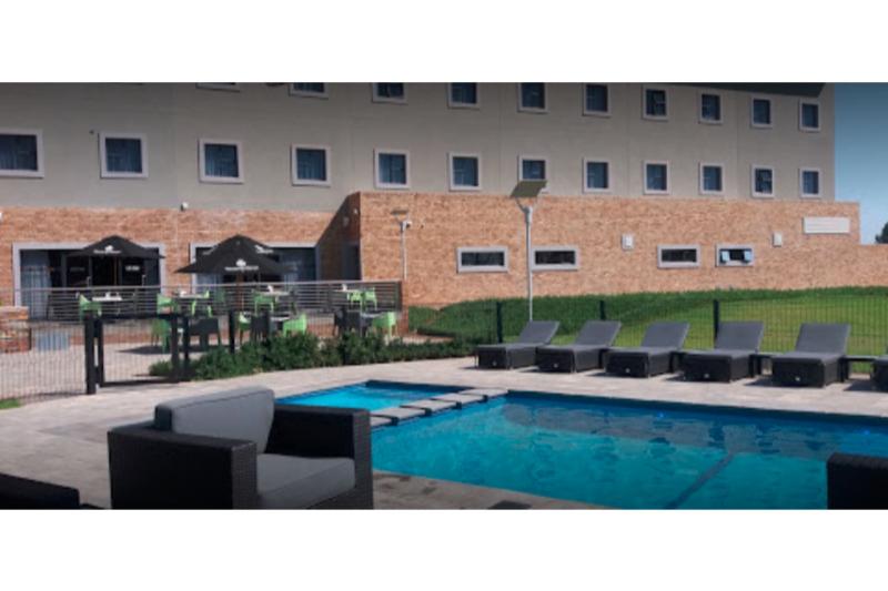 בית מלון כפרי Park Inn By Radisson Polokwane