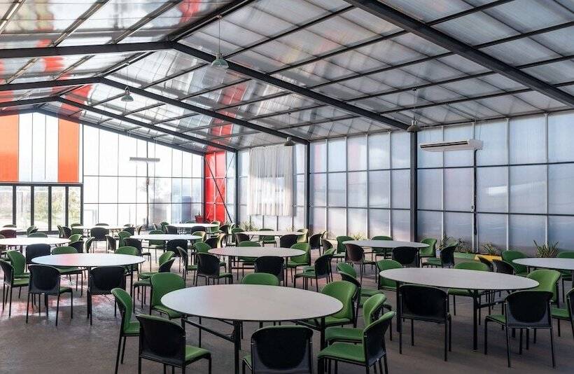 בית מלון כפרי Park Inn By Radisson Polokwane