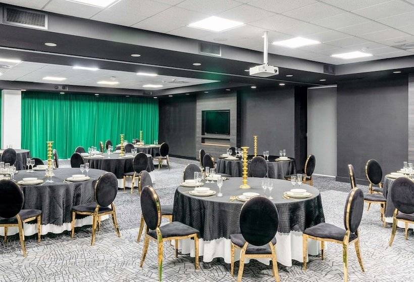 בית מלון כפרי Park Inn By Radisson Polokwane