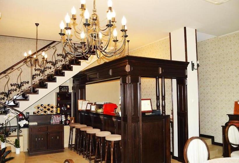 Отель Pensiunea Delta Dreams