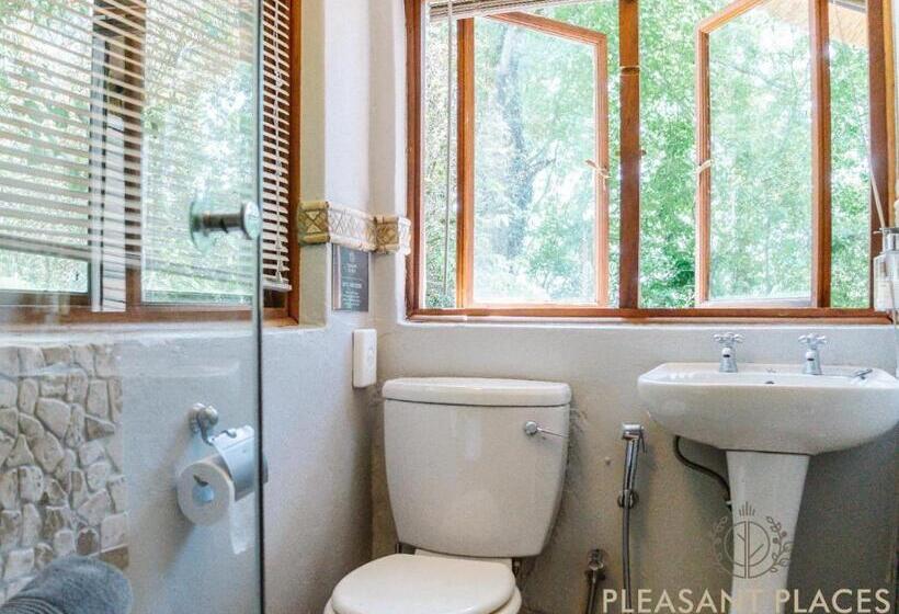 בית מלון כפרי Pleasant Places By Sanaandi