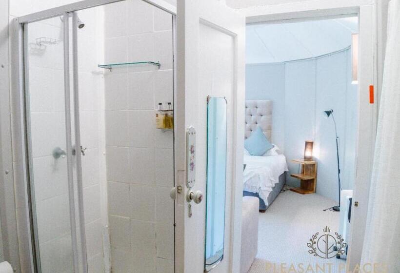 בית מלון כפרי Pleasant Places By Sanaandi