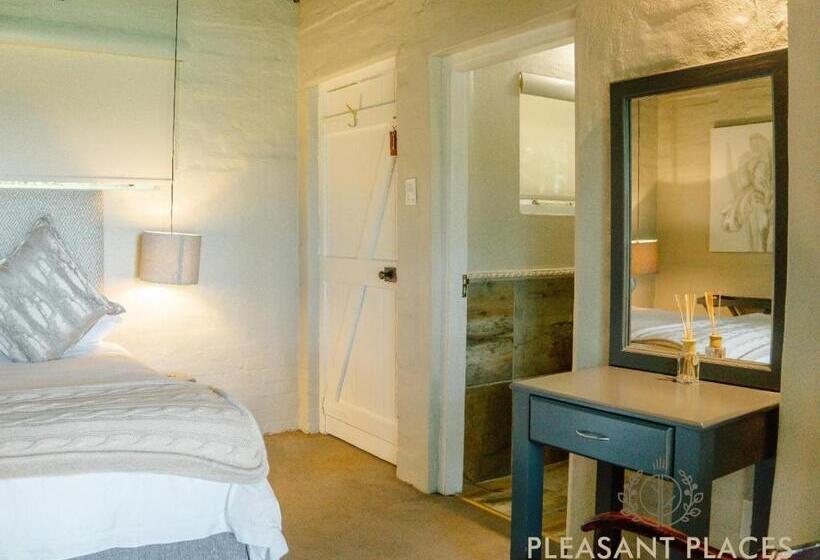 בית מלון כפרי Pleasant Places By Sanaandi