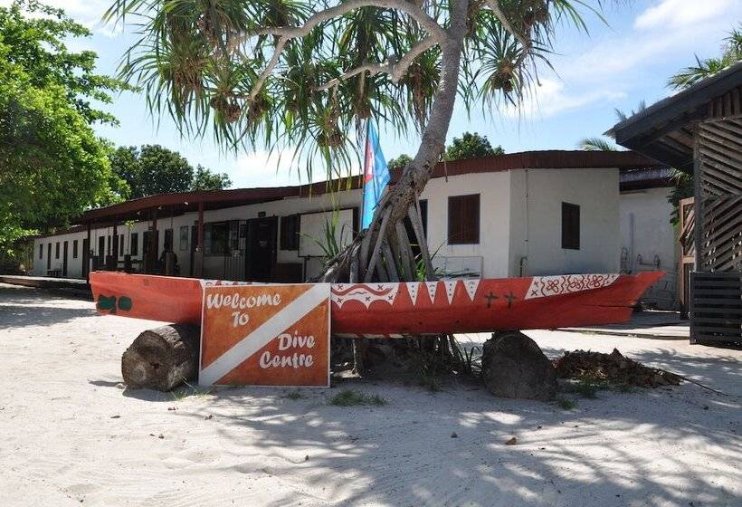 هتل Pom Pom Island Resort