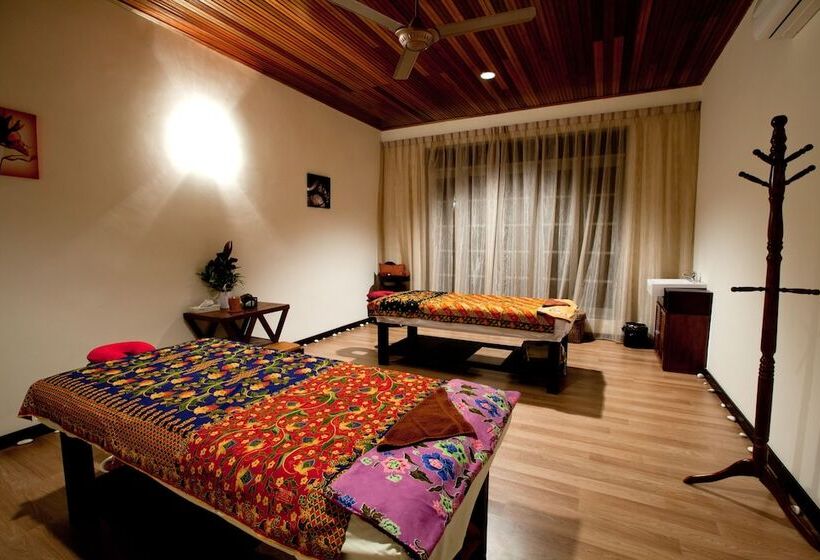 בית מלון כפרי Pom Pom Island Resort