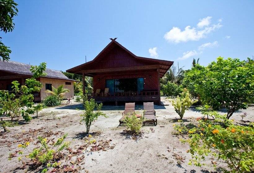 هتل Pom Pom Island Resort