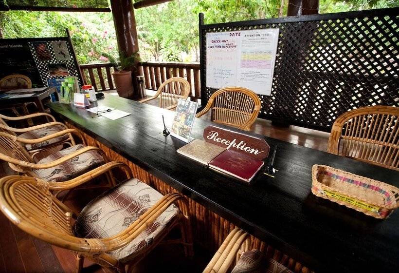 בית מלון כפרי Pom Pom Island Resort