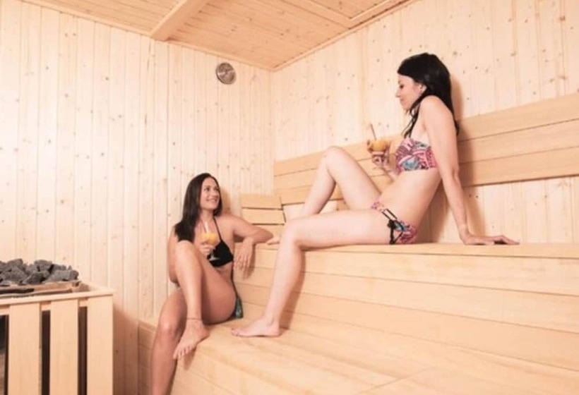 호텔 Pompaelo Urban Spa