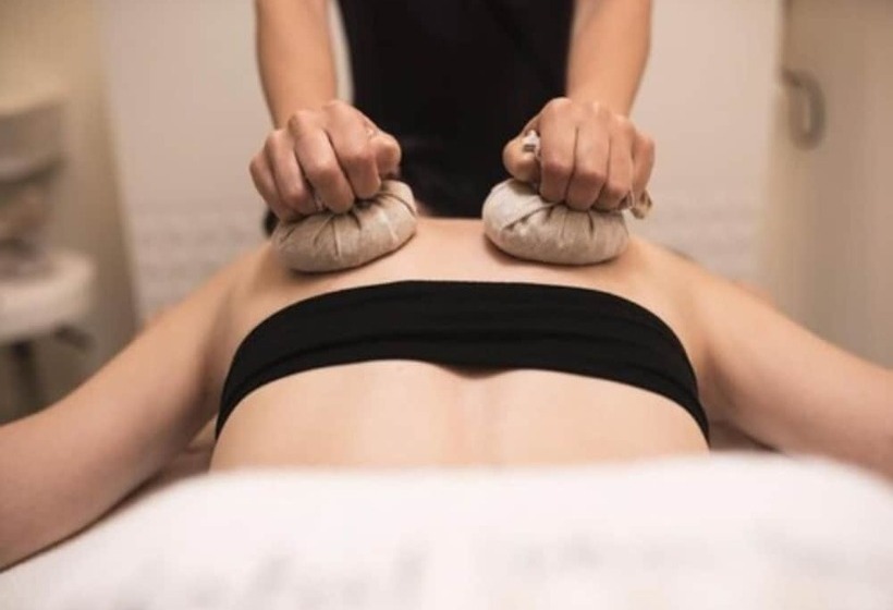 호텔 Pompaelo Urban Spa