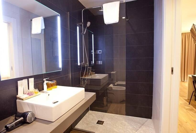 호텔 Pompaelo Urban Spa