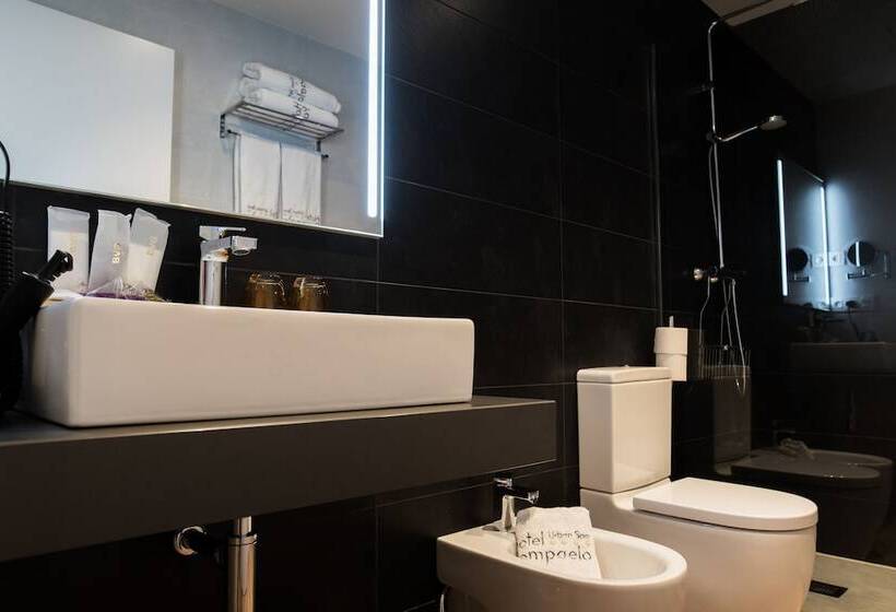 호텔 Pompaelo Urban Spa