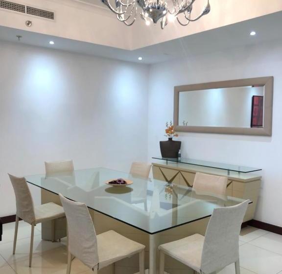 Отель Roma By Giovanni Boutique Suites