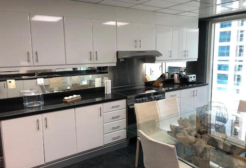 Отель Roma By Giovanni Boutique Suites