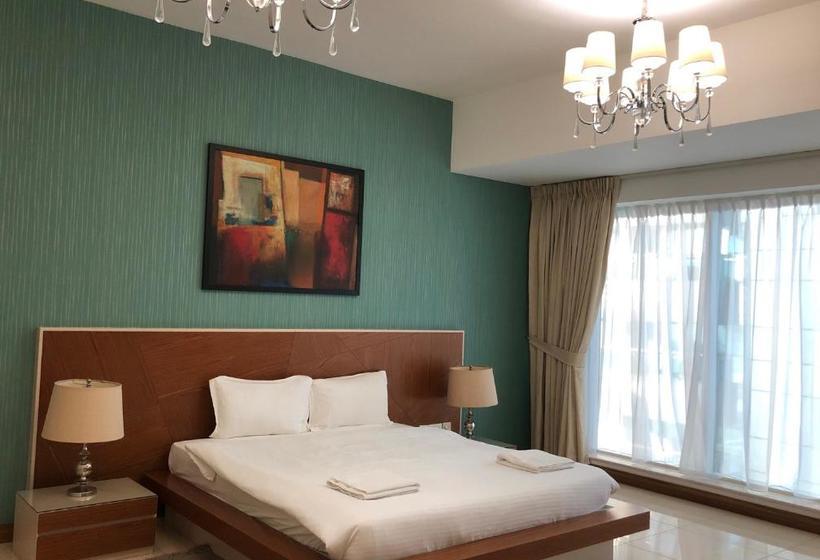 Отель Roma By Giovanni Boutique Suites