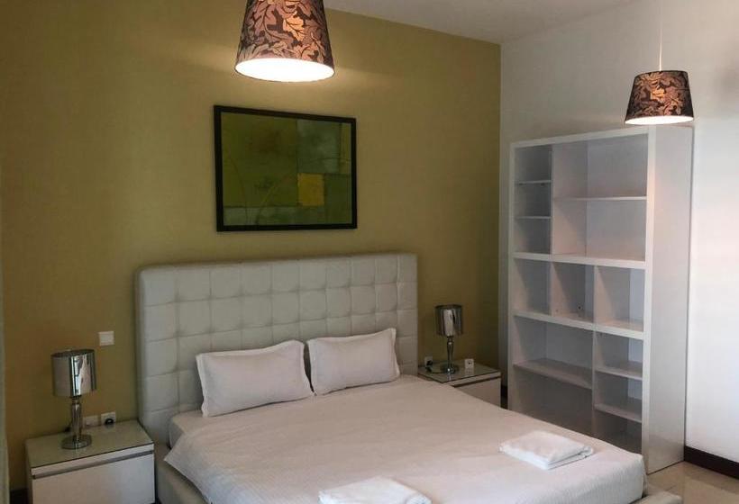 Отель Roma By Giovanni Boutique Suites