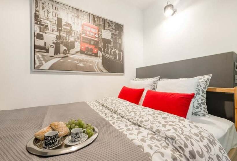 هتل Rondo Onz P&o Apartments