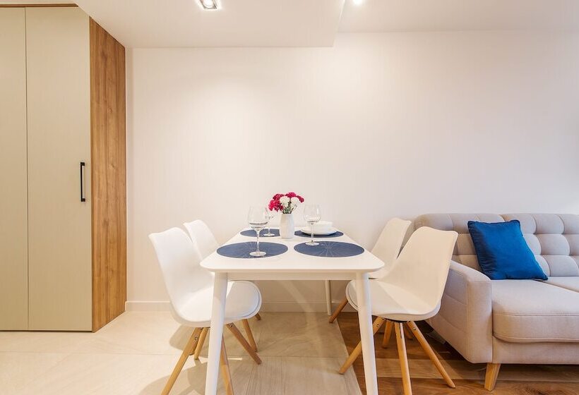 هتل Rondo Onz P&o Apartments