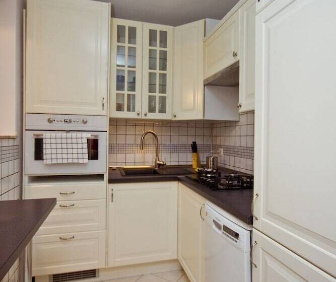 هتل Rondo Onz P&o Apartments