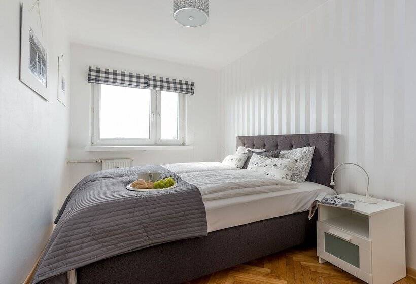 هتل Rondo Onz P&o Apartments