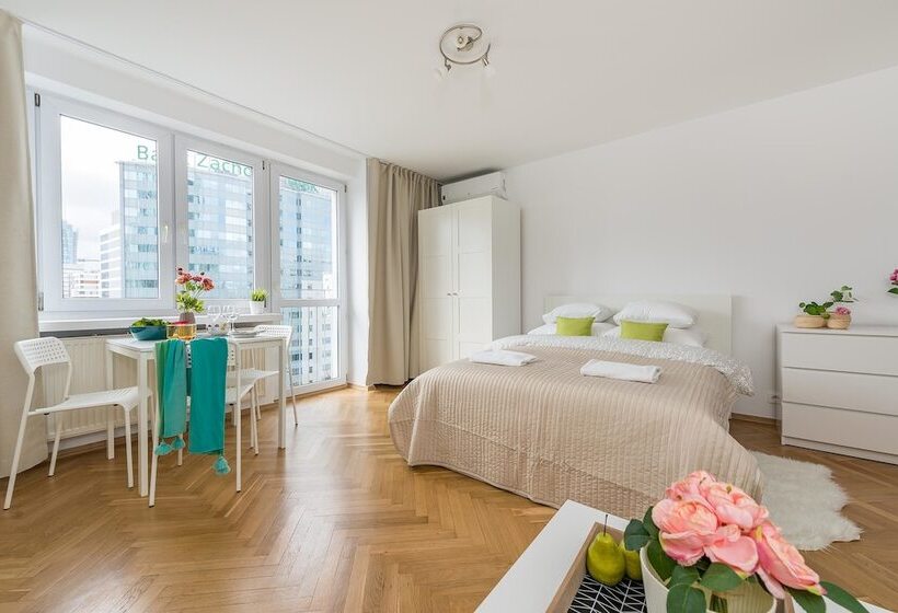 هتل Rondo Onz P&o Apartments