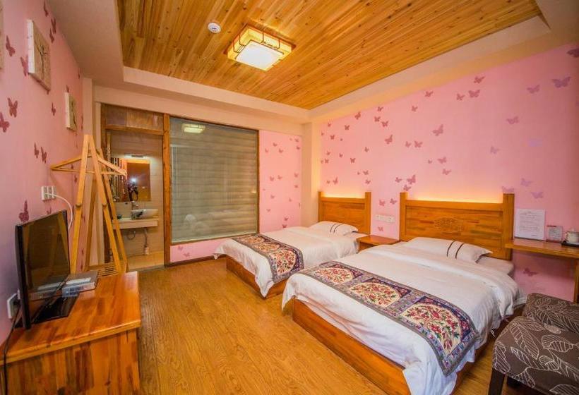 هتل Lijiang Rongyi Homestay