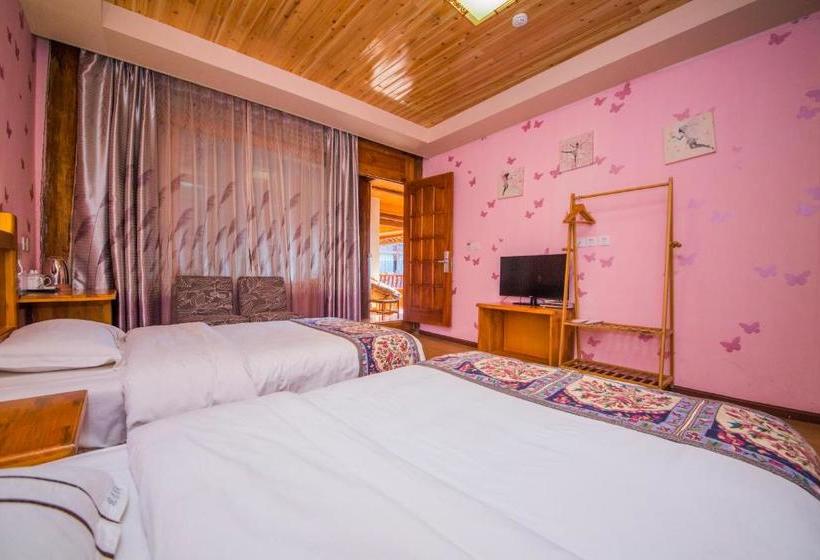 هتل Lijiang Rongyi Homestay