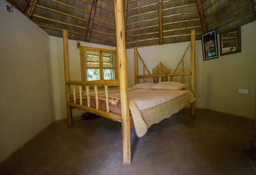 Hotel Roots Retreat And Camping Resort