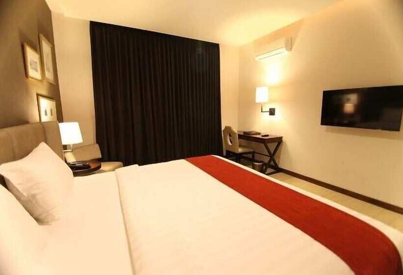 Отель Royal Padjadjaran