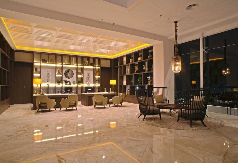 Отель Royal Padjadjaran