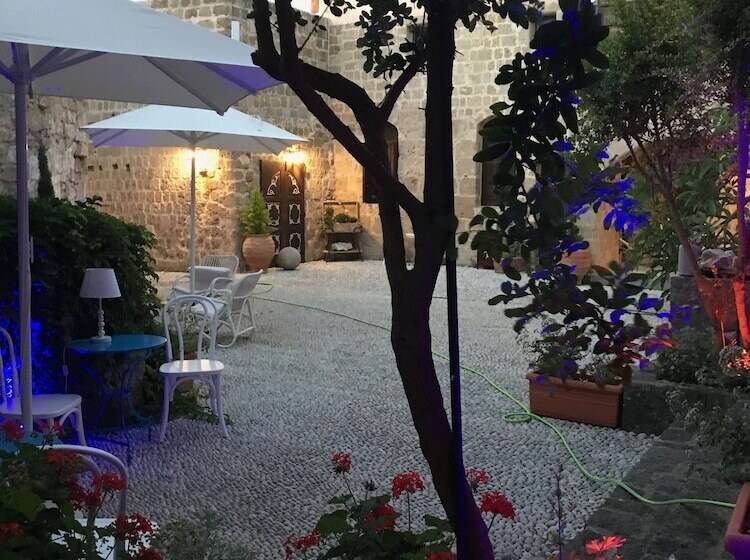 酒店 Saint Artemios Boutique