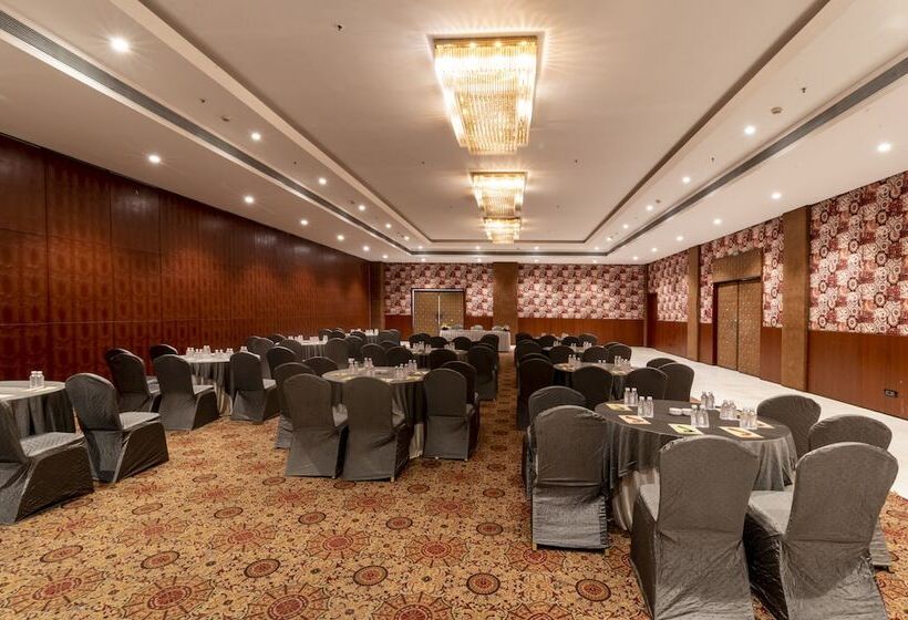 בית מלון כפרי Saya Grand Club & Spa Resort