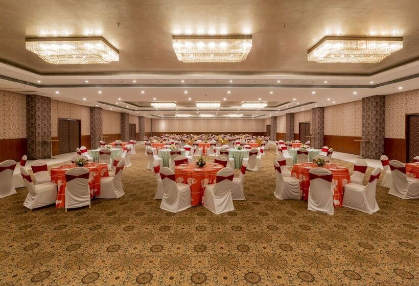 בית מלון כפרי Saya Grand Club & Spa Resort