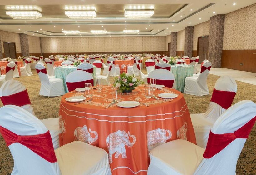 בית מלון כפרי Saya Grand Club & Spa Resort