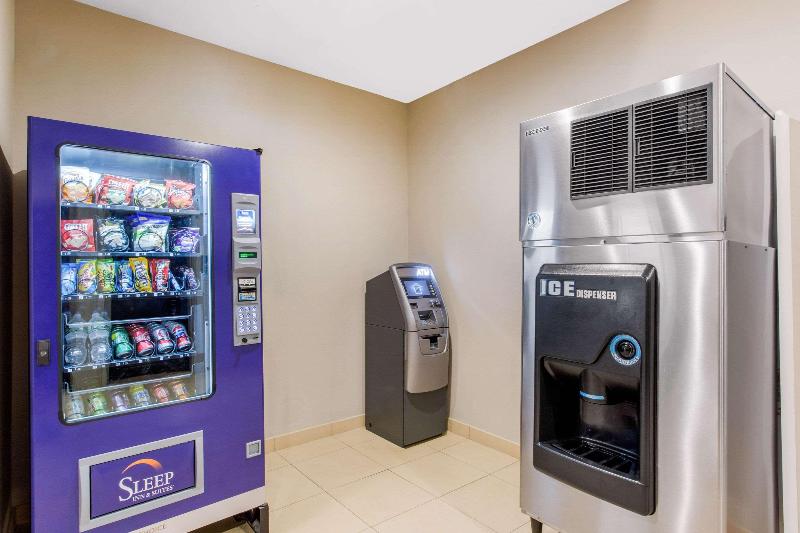 Отель Sleep Inn & Suites Middletown   Goshen