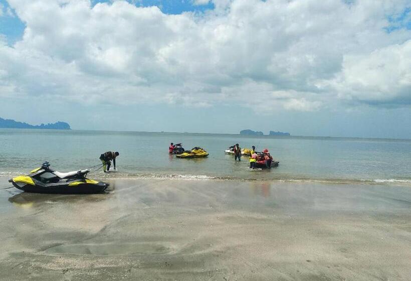 בית מלון כפרי Sukorn Andaman Beach Resort